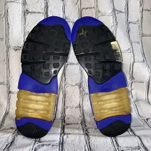 Nike | Shoes | Nike Air Max 8 Qs Summit White Metallic Gold  display picture 3